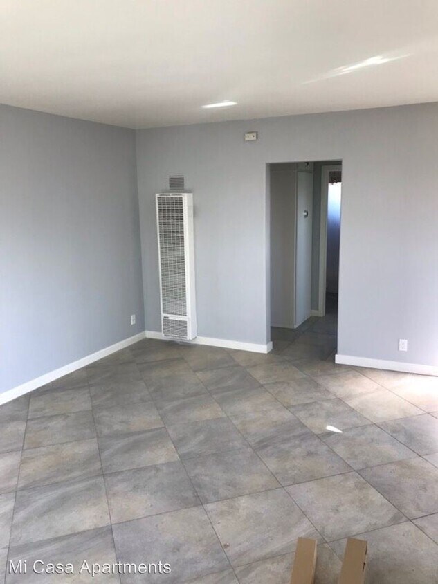 Foto principal - 1648 W 107th St