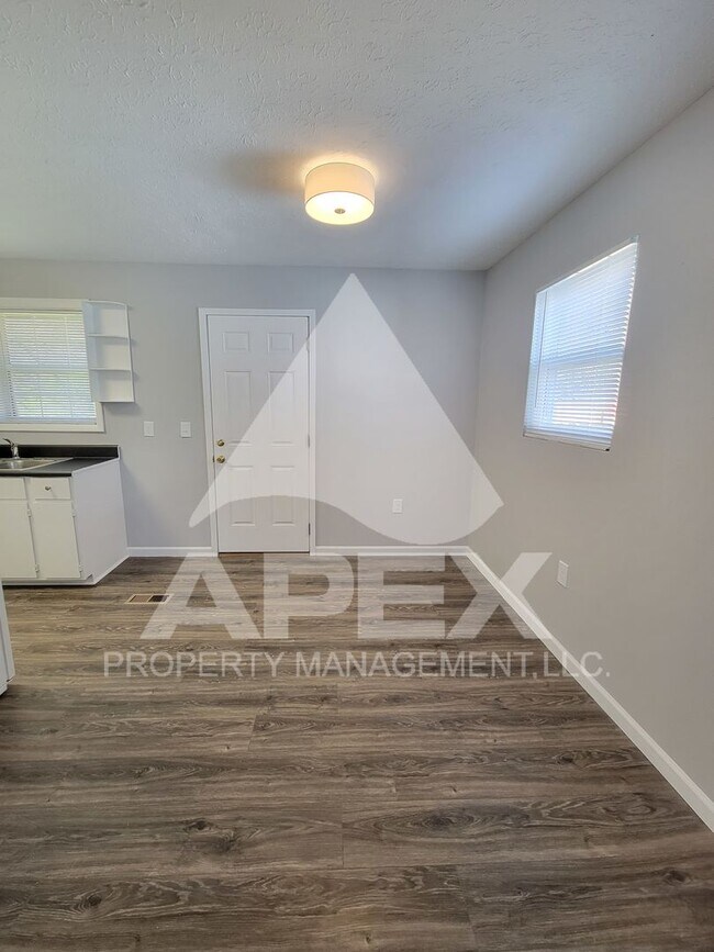 Foto del edificio - Renovated - 2 Bd 1 Ba Single Family home in North Knox close to downtown!