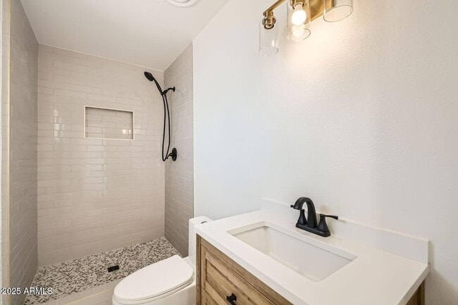 Building Photo - 726 N 78th St