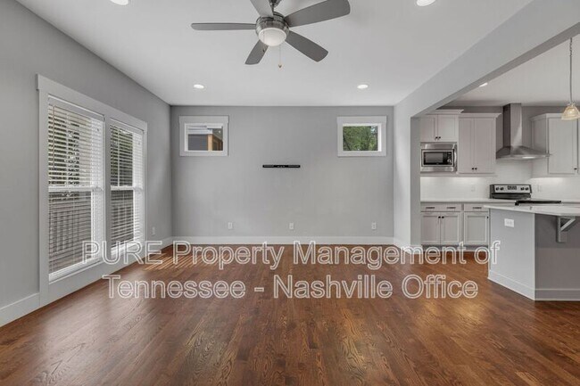 Building Photo - 702B Waco Dr