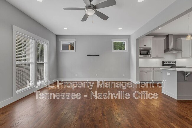 Photo - 702B Waco Dr House