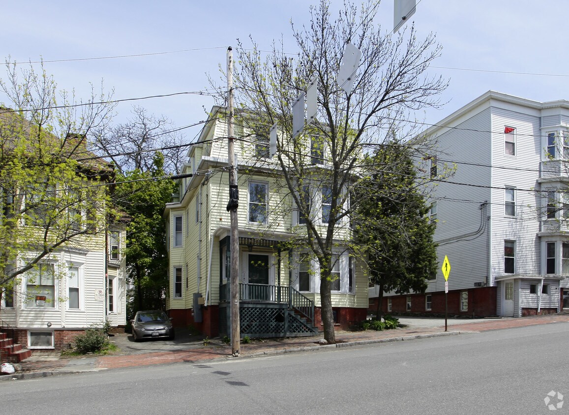 Building Photo - 241 High St