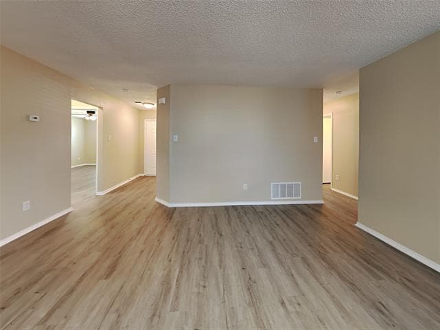 Foto del edificio - 1529 Windward Ln