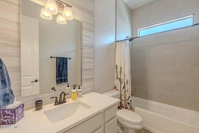 Building Photo - 13364 Emerald Glass Dr