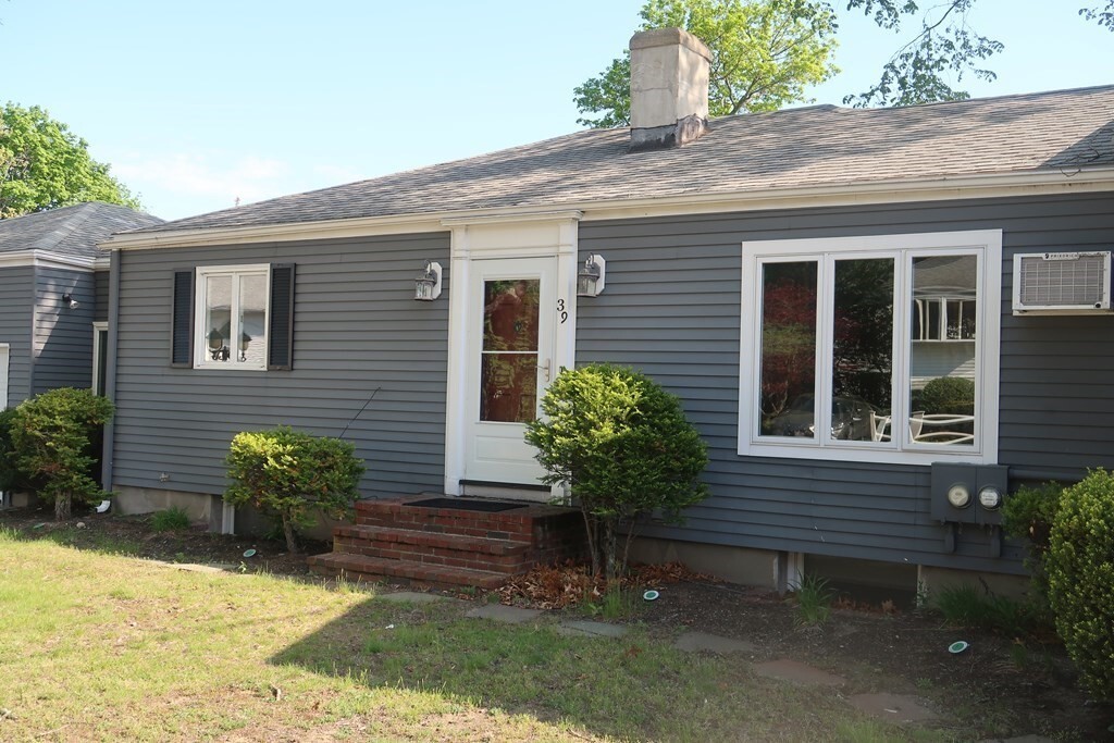 Primary Photo - 39 Wendell St