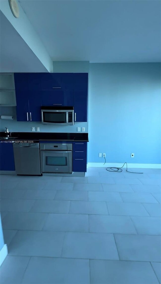 Foto del edificio - 60 SW 13th St