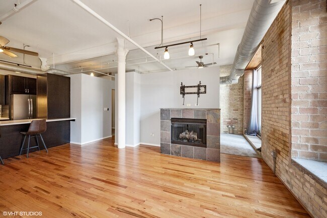 Building Photo - 420 S Clinton St