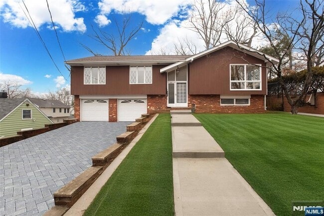 Photo - 97 Heights Rd House