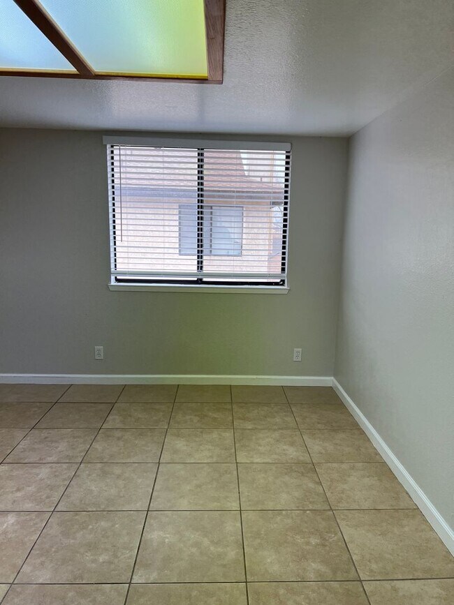 Foto del edificio - Please contact Vaughn Realty to set up an ...