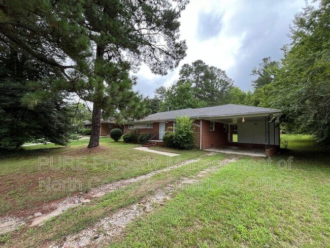 Foto del edificio - 4304 Wedgewood Dr