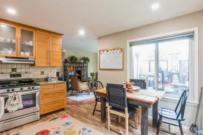 Building Photo - 217 Silver Ln