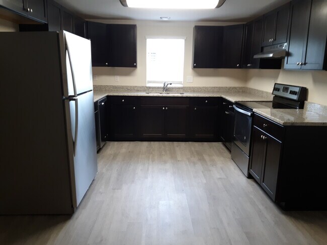 Foto del edificio - 7196 Sunningdale Dr