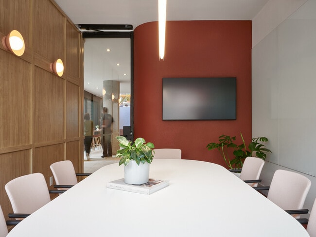 Building Photo - Mellem Ville-Marie