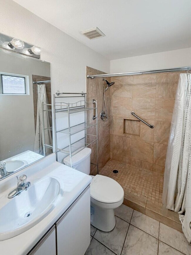 Foto del edificio - 15724 W Smokey Dr