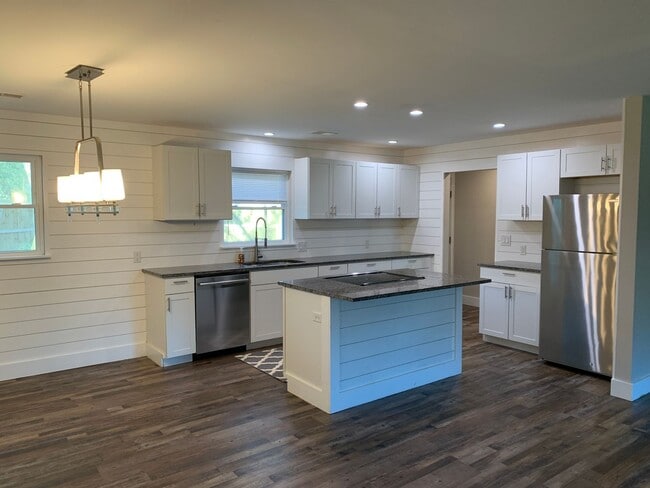 Photo - 3 Bedroom 2 Bath House with Fenced-in Yard...