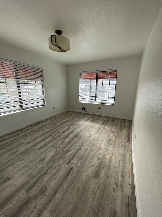 Foto del edificio - 1411 E 38th St