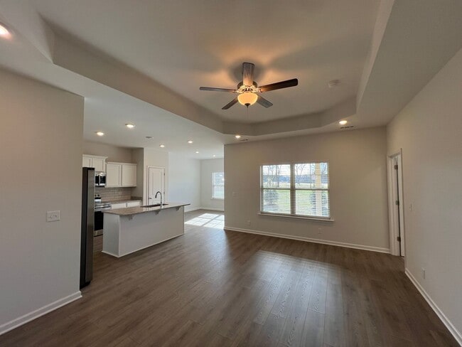 Foto del edificio - 3 BR 2 Bath Brand New Construction Located off Hwy 231 S - Be the first to live here!