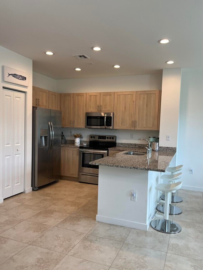Building Photo - 6271 SE Portofino Cir