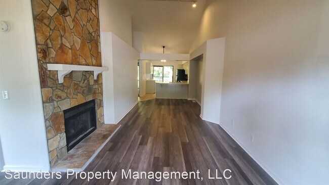 Building Photo - 4 br, 2 bath House - 227 Tabor View Lane