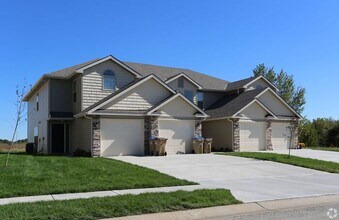 Building Photo - 122 Barberry Ln