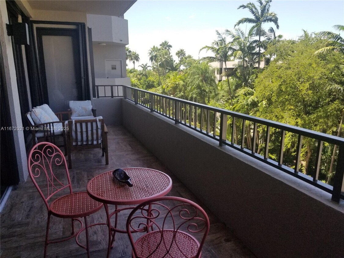 Foto principal - 151 Crandon Blvd