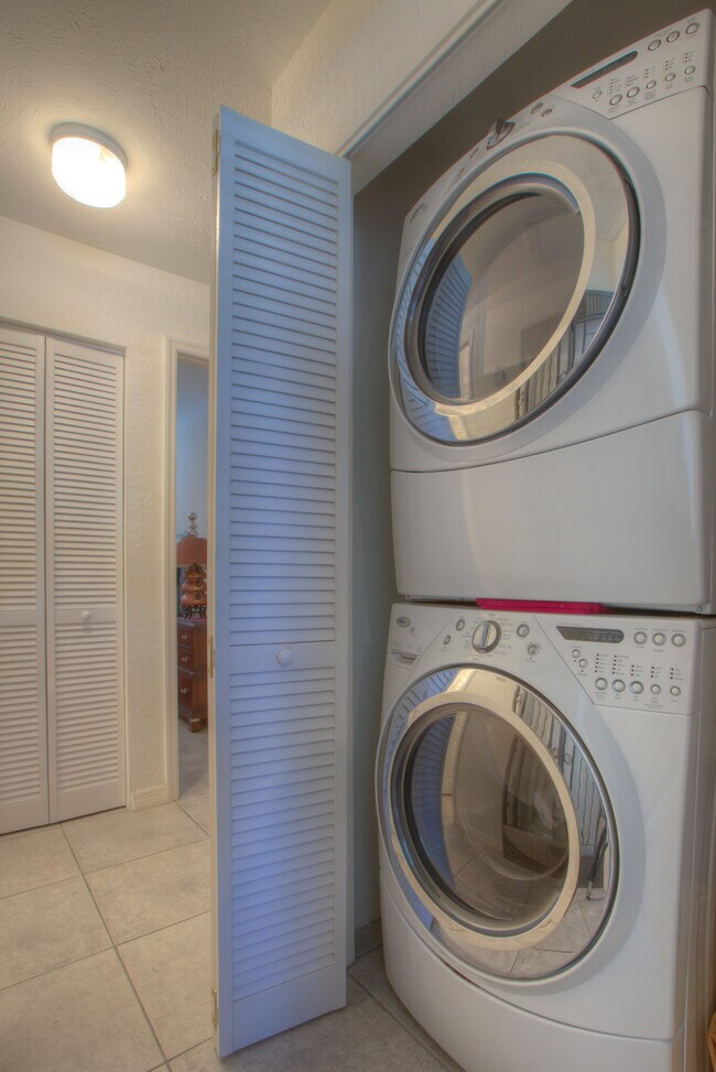 9511 Lake Park Dr Unit 9511, Thonotosassa, FL 33592 Condo for Rent in