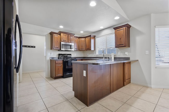 Building Photo - 5758 W Lugano Dr