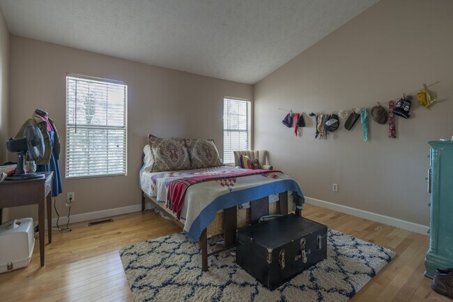 Foto del edificio - 2 Bedroom Condo in Dunwoody Plantation