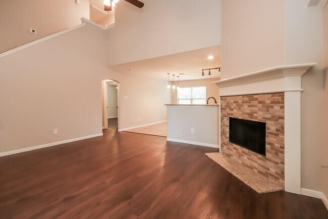 Foto del edificio - 18421 Sunrise Pines Dr