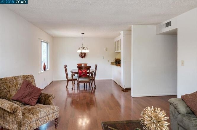 Foto principal - 301 Tradewinds Dr