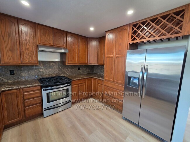 Foto del edificio - Charming updated 3-Bedroom, 2 bathroom Home with Expansive Outdoor Living in Rohnert Park