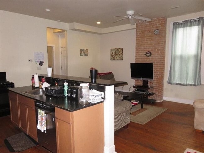 Foto del edificio - 2212 Ravine St