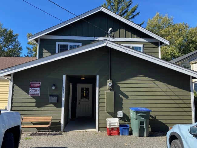 Building Photo - 1422 Lincoln St