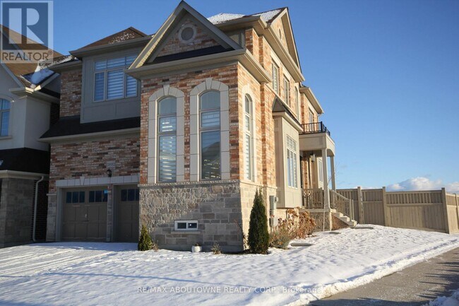 Building Photo - 3892 Lodi Rd