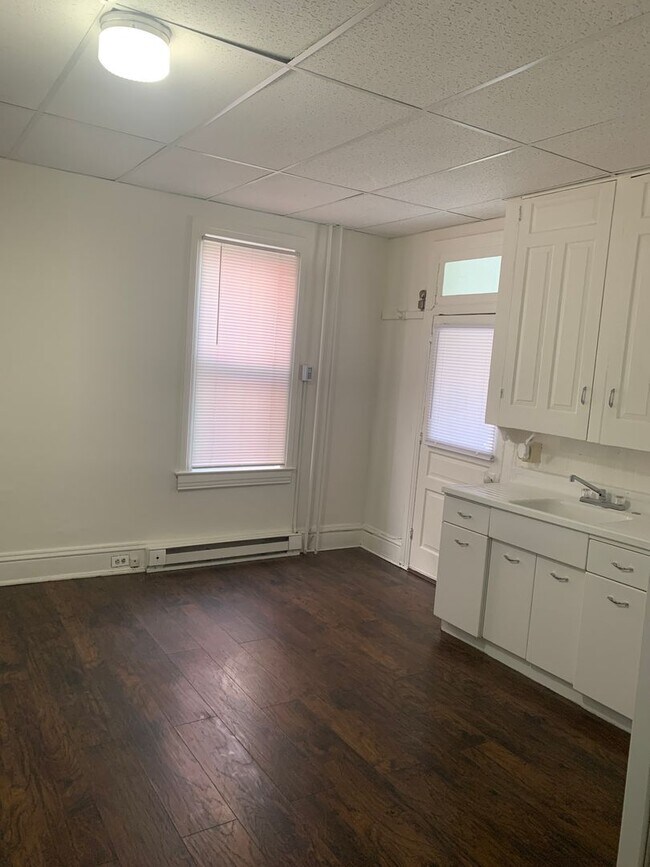 Foto del edificio - Available Now! 1st Floor 1 Bed/1Bath,Laund...