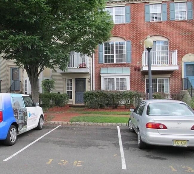 Photo - 29 Walnut St Apartment