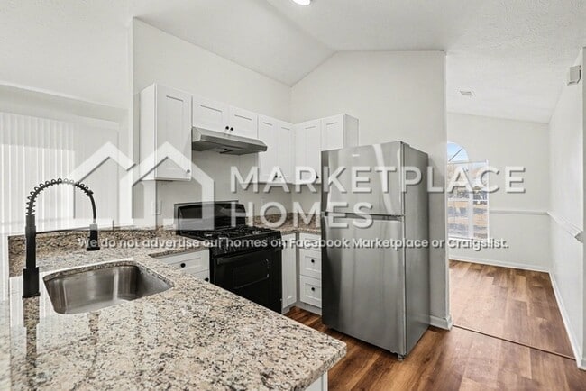 Building Photo - 7960 E Field Dr