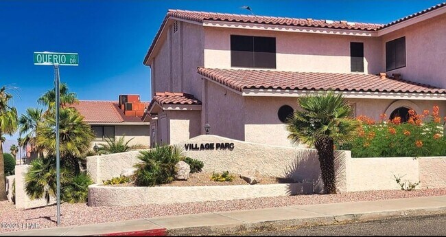 Condominio - 2095 Mesquite Ave