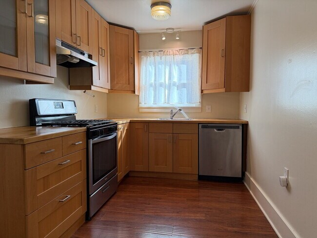 Foto del edificio - 4382 11th St