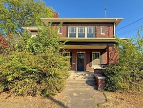 Building Photo - 551 E Boswell St
