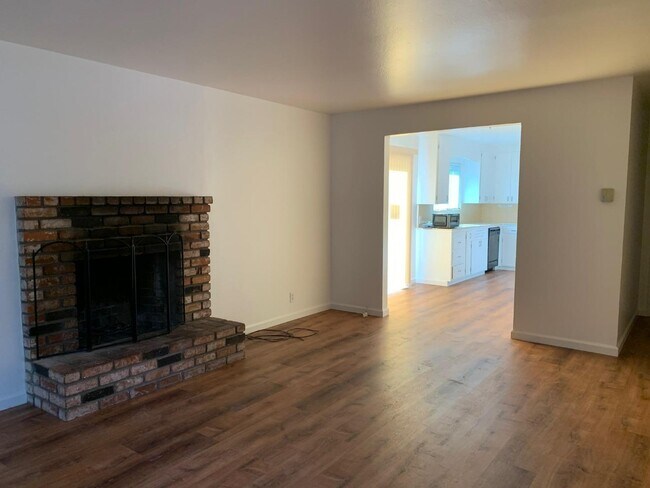 Building Photo - 712 Sierra Vista Ave