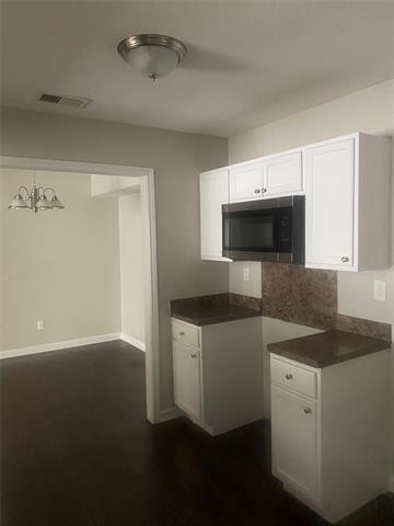 Building Photo - 10247 Carolina Oaks Dr