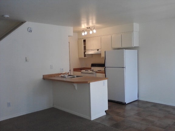 Building Photo - s805