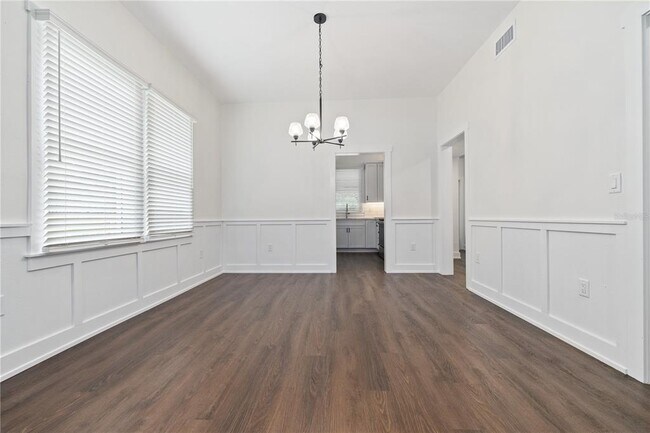 Foto del edificio - 910 E St Clair St