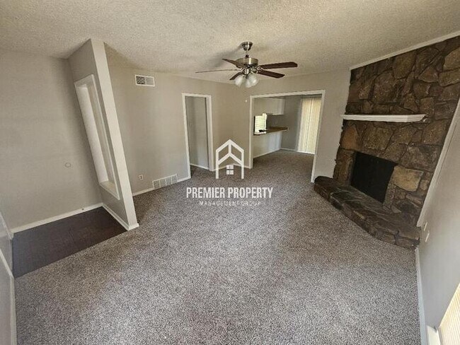 Foto del edificio - 3971 Wildwind Cove