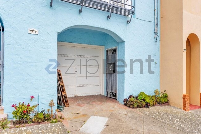 Foto del edificio - Unit B