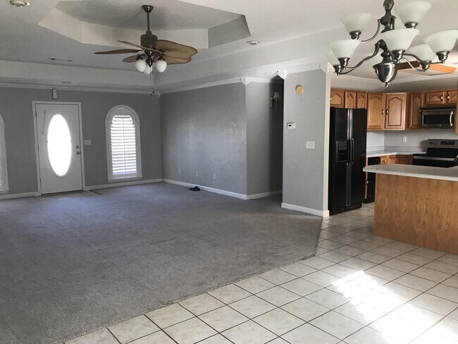 Building Photo - 3000 Trowbridge Dr