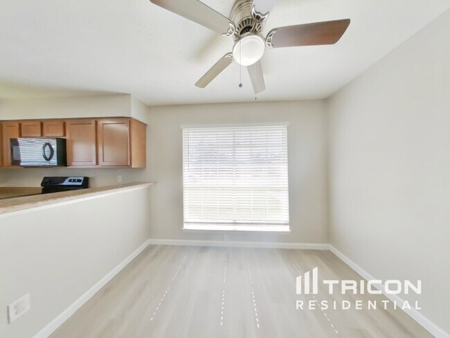 Foto del edificio - 14831 Waterside Dr