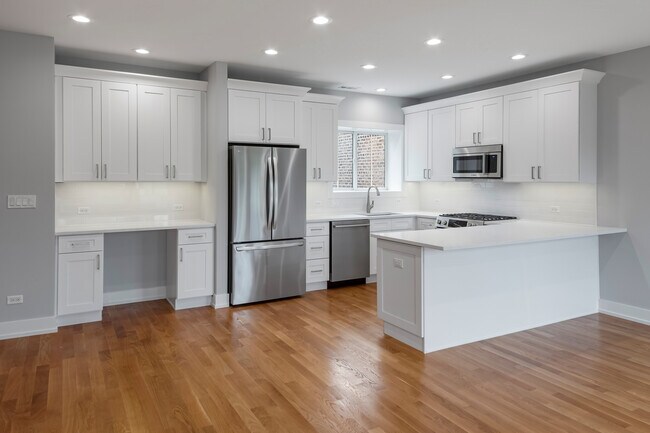 Foto del edificio - 4626 N Ashland Ave