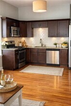 Building Photo - 255 Waterman St